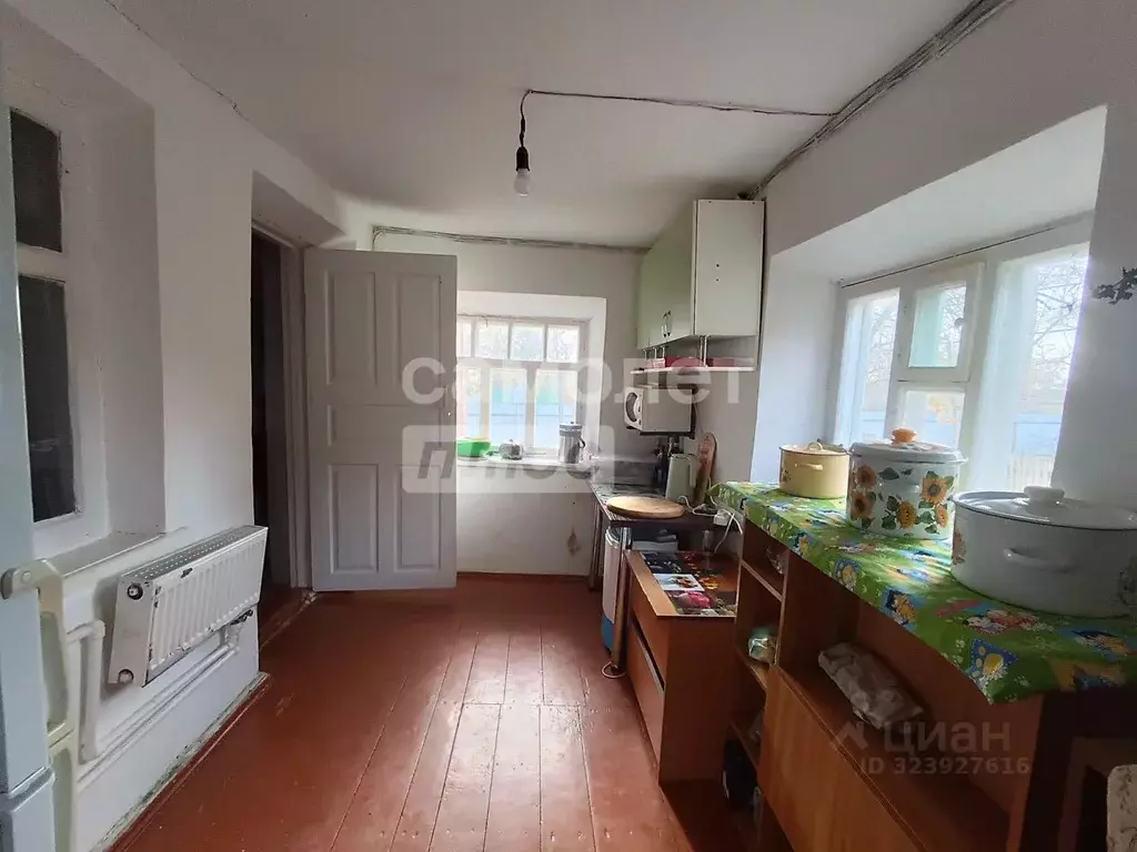 Дом в Краснодарский край, Щербиновский район, Екатериновское с/пос, с. ... - Фото 1