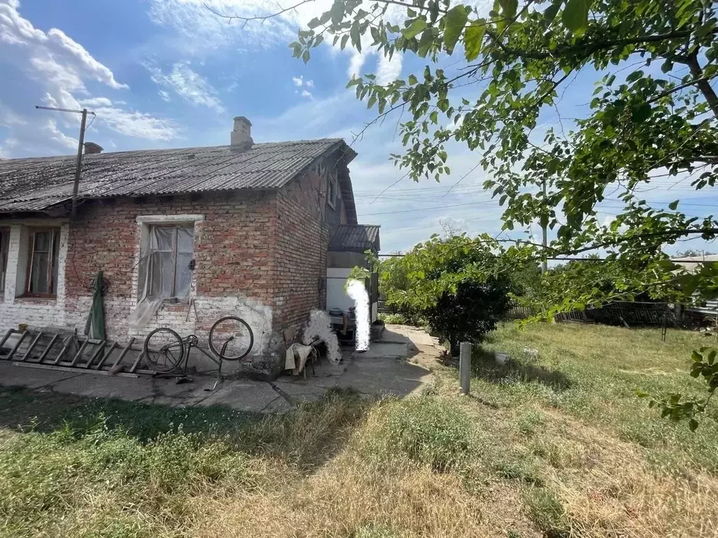 Дом в Крым, Симферопольский район, Гвардейское пгт ул. Казмирчука (54 ... - Фото 0