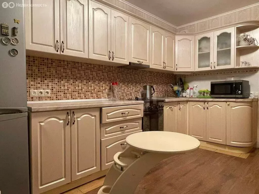 2-комнатная квартира: Тюмень, улица Мельникайте, 122 (60.1 м) - Фото 1