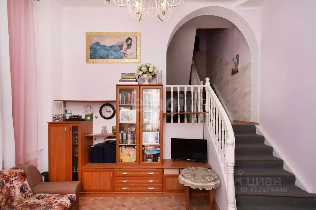 5-к кв. Ханты-Мансийский АО, Ханты-Мансийск ул. Гагарина, 128 (186.0 ... - Фото 1