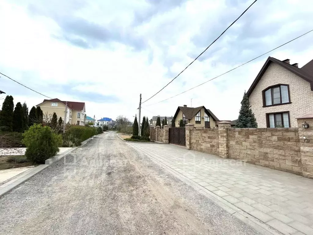 Участок в Волгоградская область, Волгоград пос. Латошинка, ул. ... - Фото 1