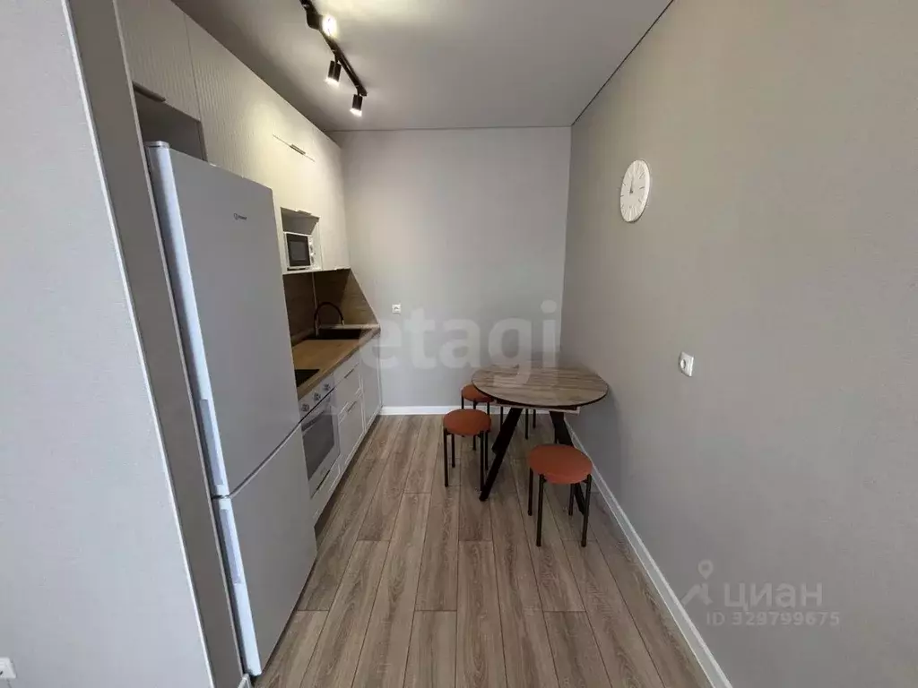1-к кв. Тюменская область, Тюмень Новгородская ул., 22 (38.5 м) - Фото 2