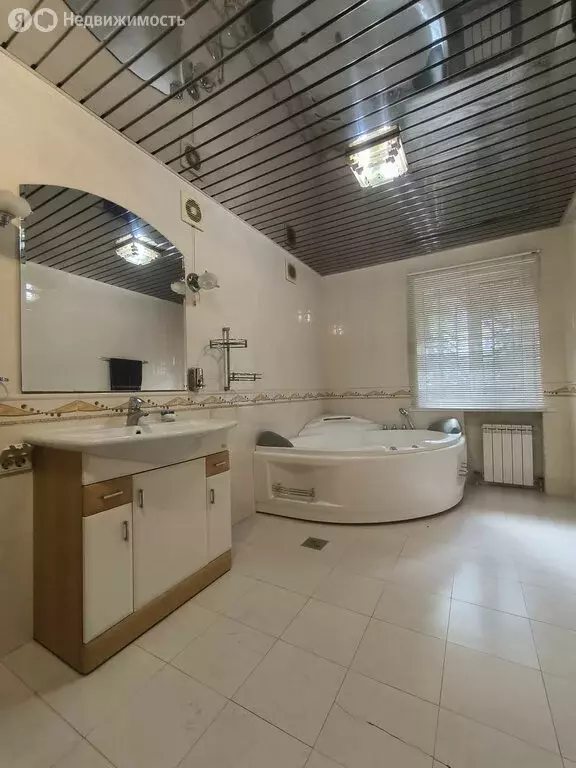 5-комнатная квартира: Нальчик, улица Ватутина, 12 (207 м) - Фото 0