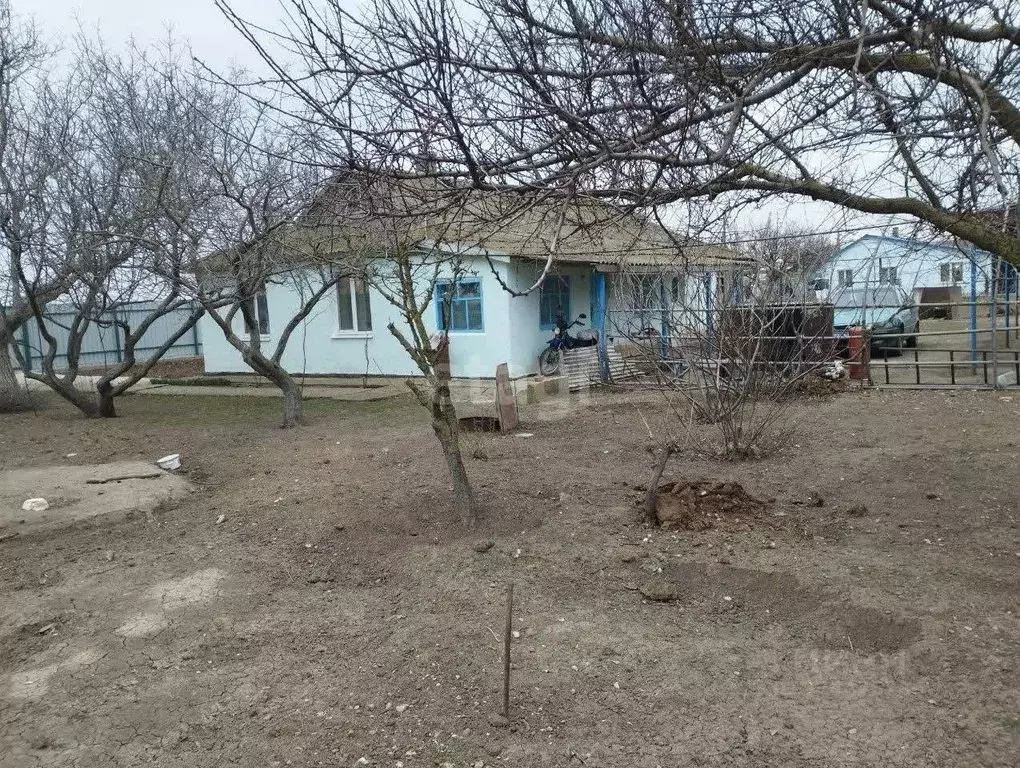 Дом в Крым, Советский район, с. Дмитровка ул. Львовская (51 м) - Фото 1