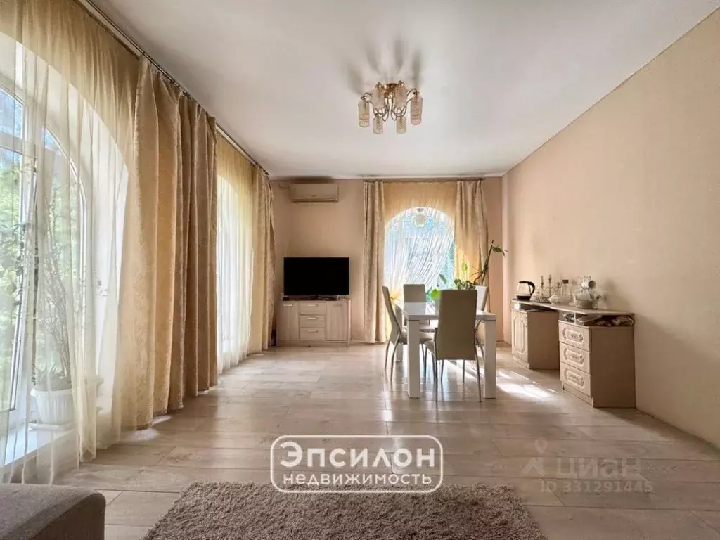 Дом в Курская область, Курск Запрудная ул. (220 м) - Фото 1
