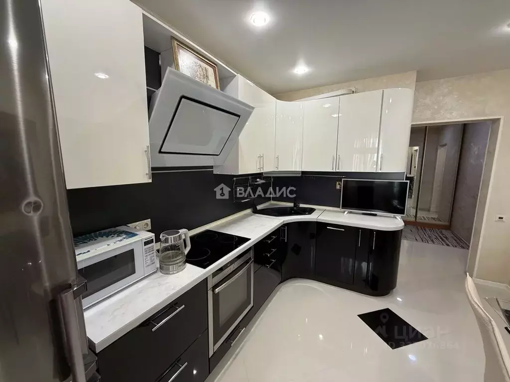 2-к кв. Московская область, Люберцы Комсомольский просп., 14к2 (64.0 ... - Фото 1