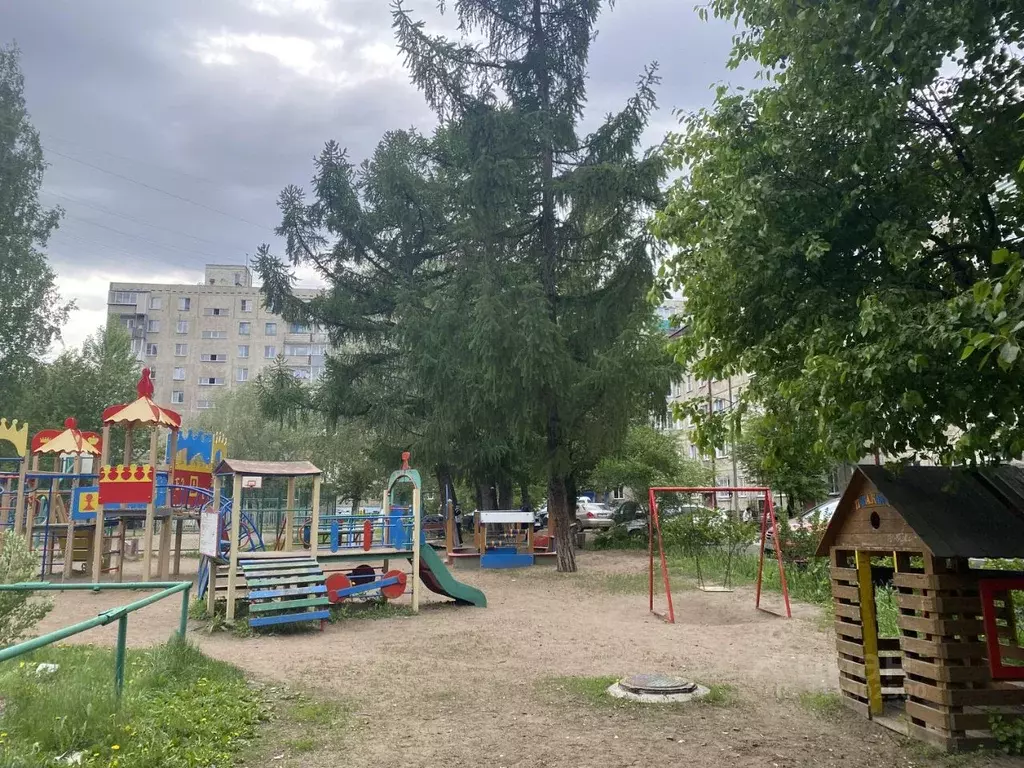 3-к кв. Омская область, Омск Заозерная ул., 13 (61.0 м) - Фото 0