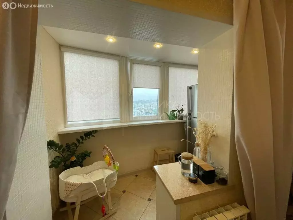 2-комнатная квартира: Тюмень, Краснооктябрьская улица, 16 (62.3 м) - Фото 0