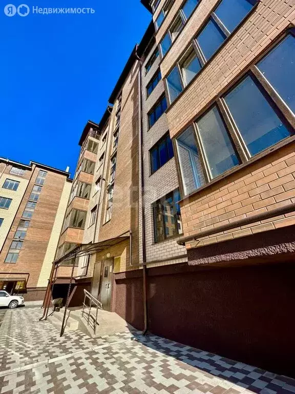 2-комнатная квартира: Владикавказ, улица Билара Кабалоева, 18 (68 м) - Фото 1