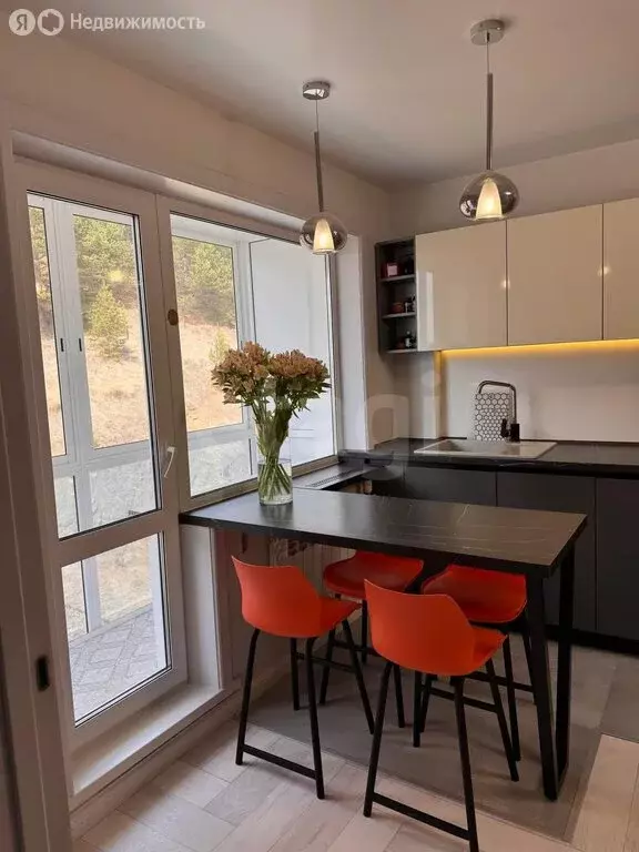 3-комнатная квартира: Листвянка, улица Гудина, 13 (58.8 м) - Фото 2