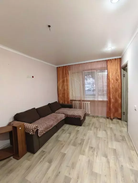 2-к кв. Карачаево-Черкесия, Черкесск ул. Крупской, 75 (40.0 м) - Фото 0