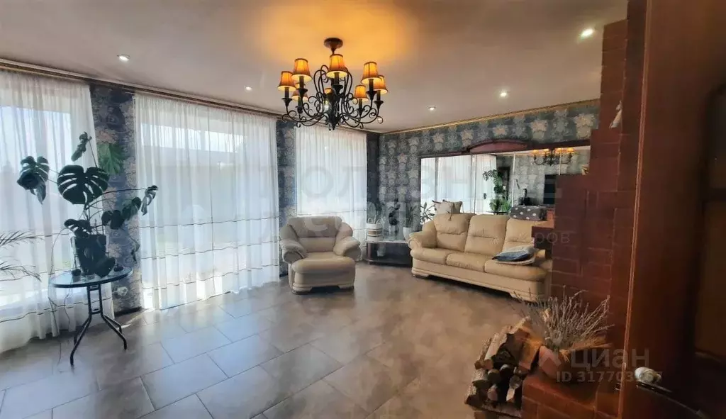 Дом в Новгородская область, Валдайский район, Рощинское с/пос, д. ... - Фото 1