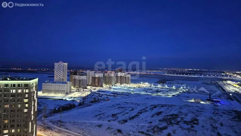 3-комнатная квартира: Тюмень, улица Тимофея Чаркова, 93 (89.9 м) - Фото 2