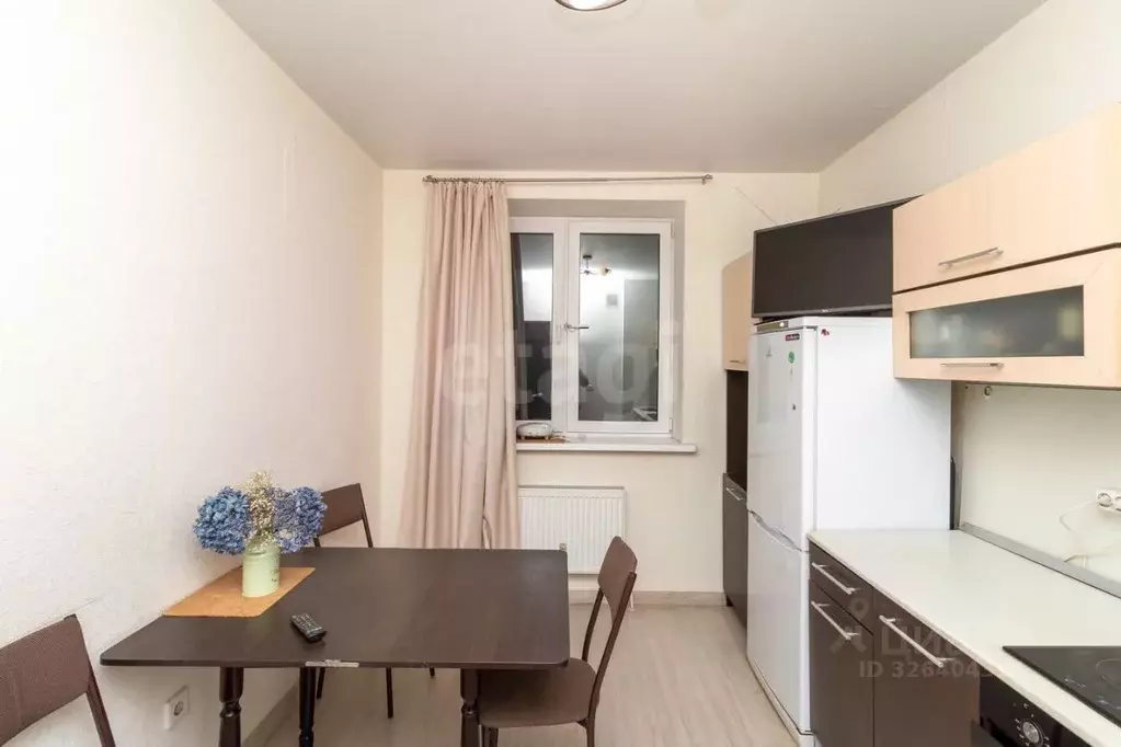 2-к кв. Тюменская область, Тюмень ул. Газовиков, 35 (56.0 м) - Фото 2