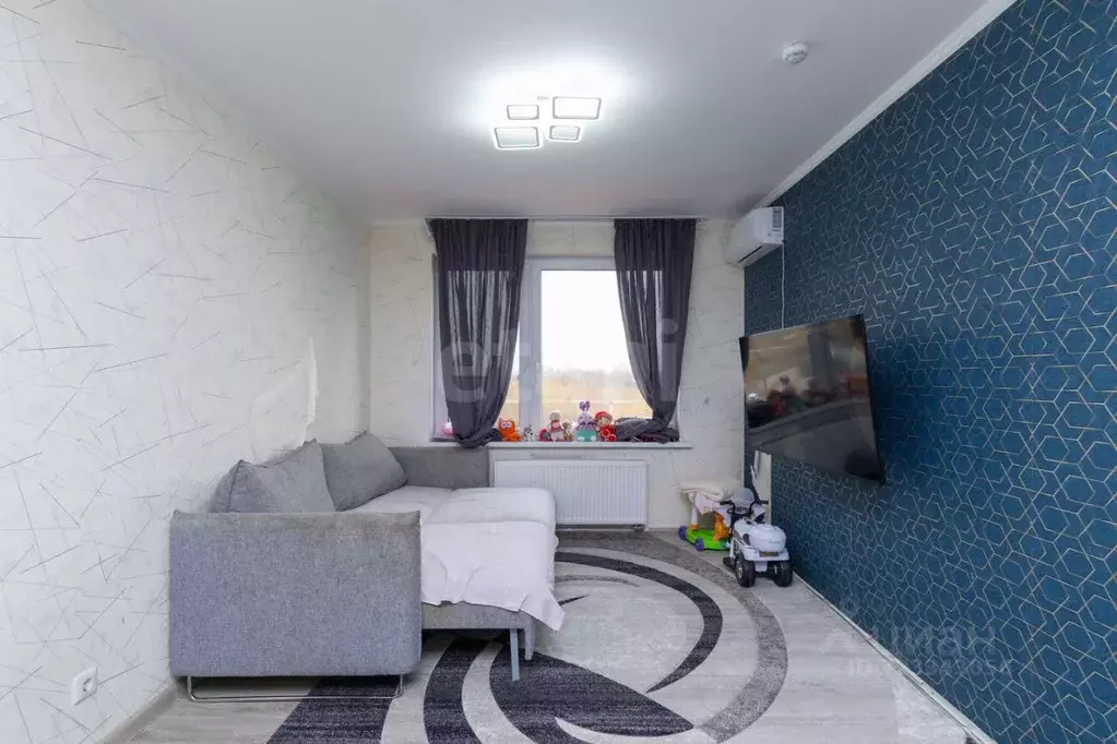 1-к кв. Тюменская область, Тюмень ул. Алексея Сергиенко, 13 (40.0 м) - Фото 1