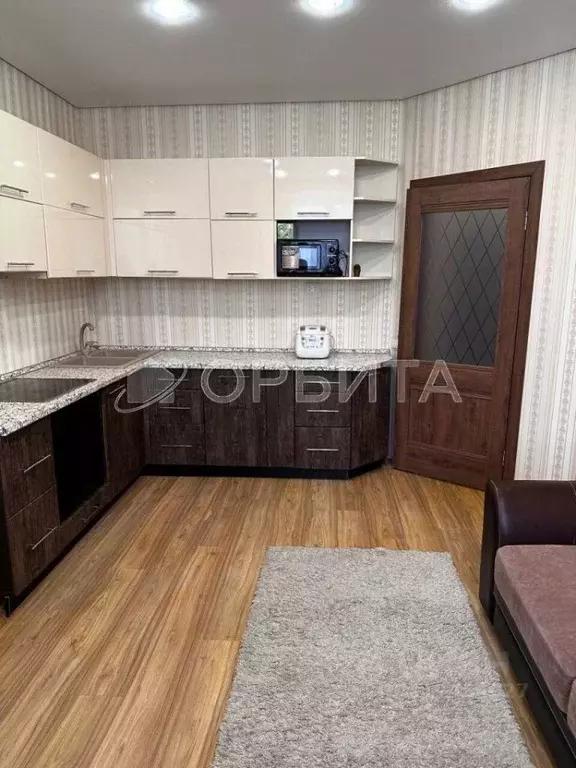 2-к кв. Тюменская область, Тюмень ул. Линейная, 11 (56.0 м) - Фото 0