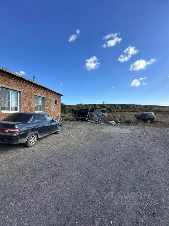 Дом в Ростовская область, Красносулинский район, Комиссаровское с/пос, ... - Фото 1