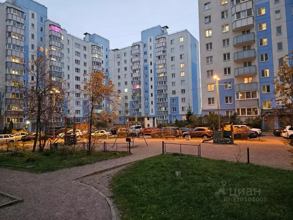 2-к кв. Санкт-Петербург пос. Парголово, Приозерское ш., 10к1 (64.8 м) - Фото 0