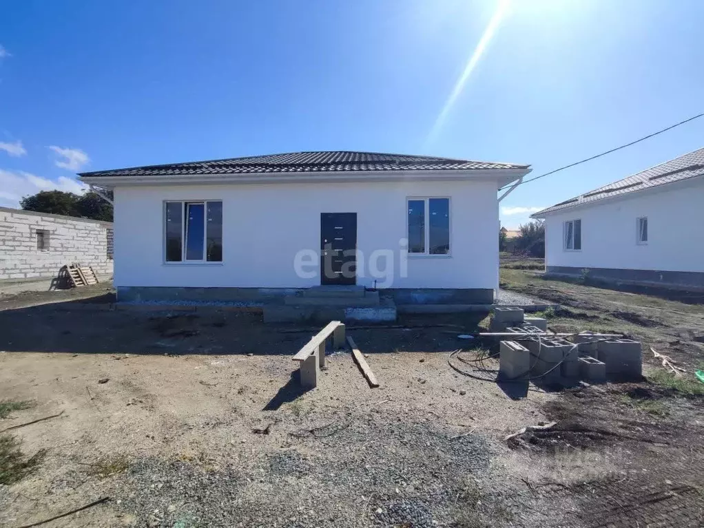 Дом в Крым, Симферопольский район, Трудовское с/пос, с. Строгоновка ... - Фото 0