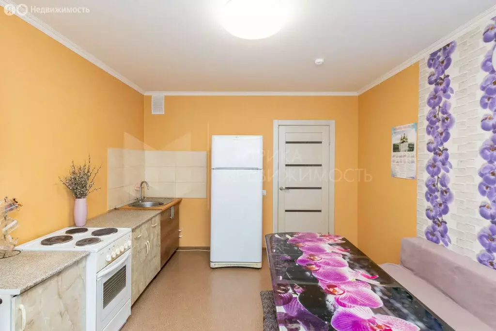 3-комнатная квартира: Тюмень, улица Валентины Трофимовой, 4 (90 м) - Фото 1
