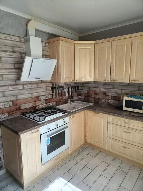 2-к. квартира, 65 м, 1/10 эт. - Фото 0