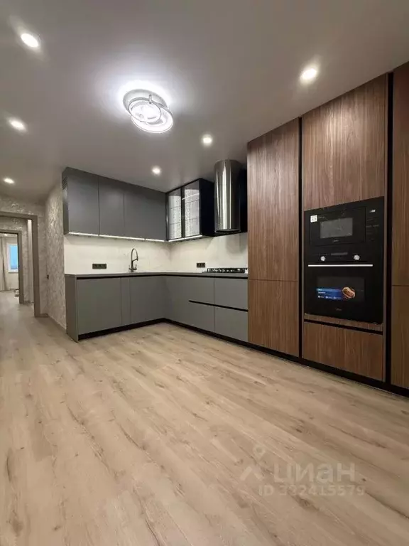 3-к кв. Татарстан, Казань ул. Азата Аббасова, 21А (80.0 м) - Фото 1