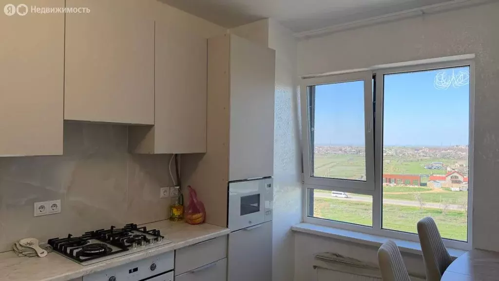 3-комнатная квартира: Саки, Набережная улица, 19 (71.6 м) - Фото 2