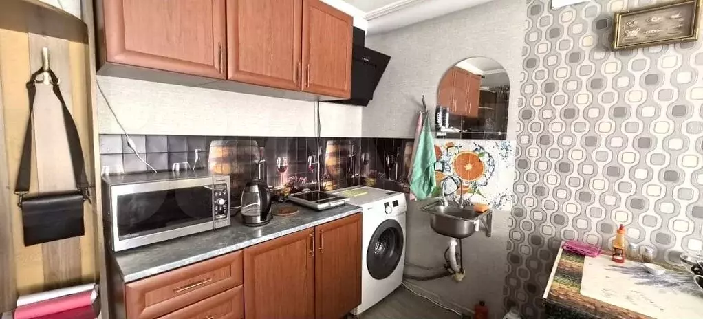 Комната 18,3 м в 6-к., 1/5 эт. - Фото 0