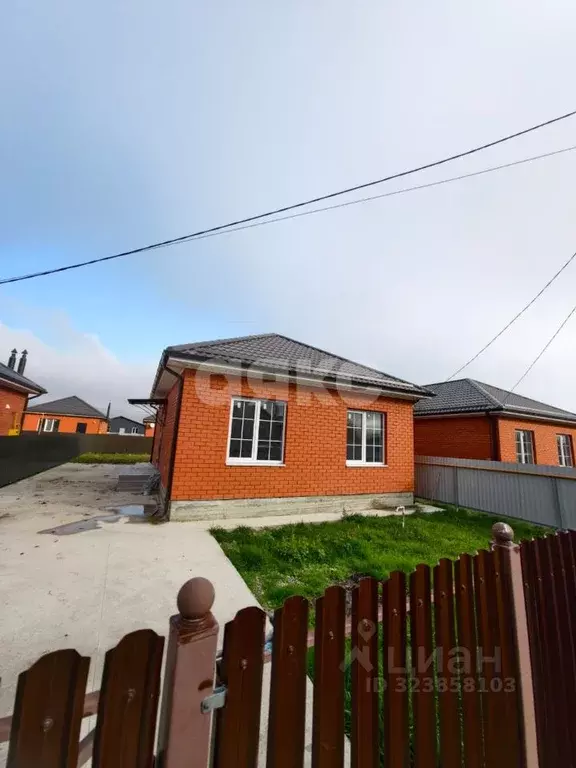 Дом в Краснодарский край, Кореновский район, Платнировское с/пос, ... - Фото 1