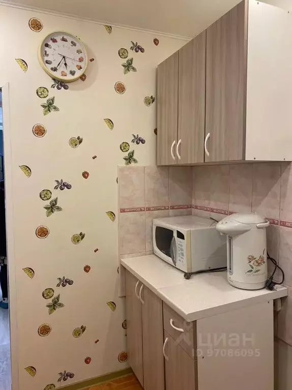 Студия Красноярский край, Красноярск ул. 60 лет Октября, 110 (17.0 м) - Фото 0