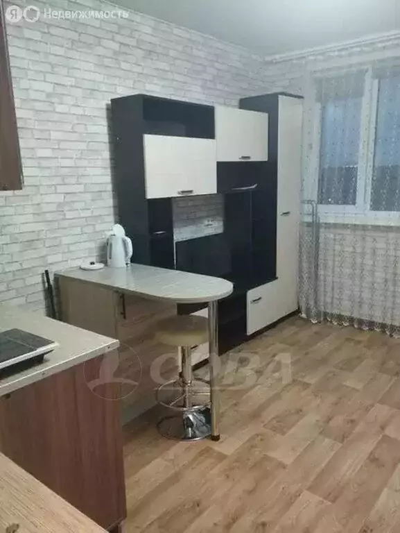 3-комнатная квартира: Тобольск, микрорайон Центральный, 24 (77 м) - Фото 0