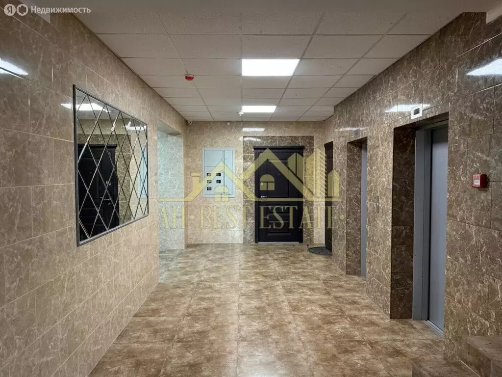 3-комнатная квартира: Владикавказ, улица Астана Кесаева, 44В (93 м) - Фото 1