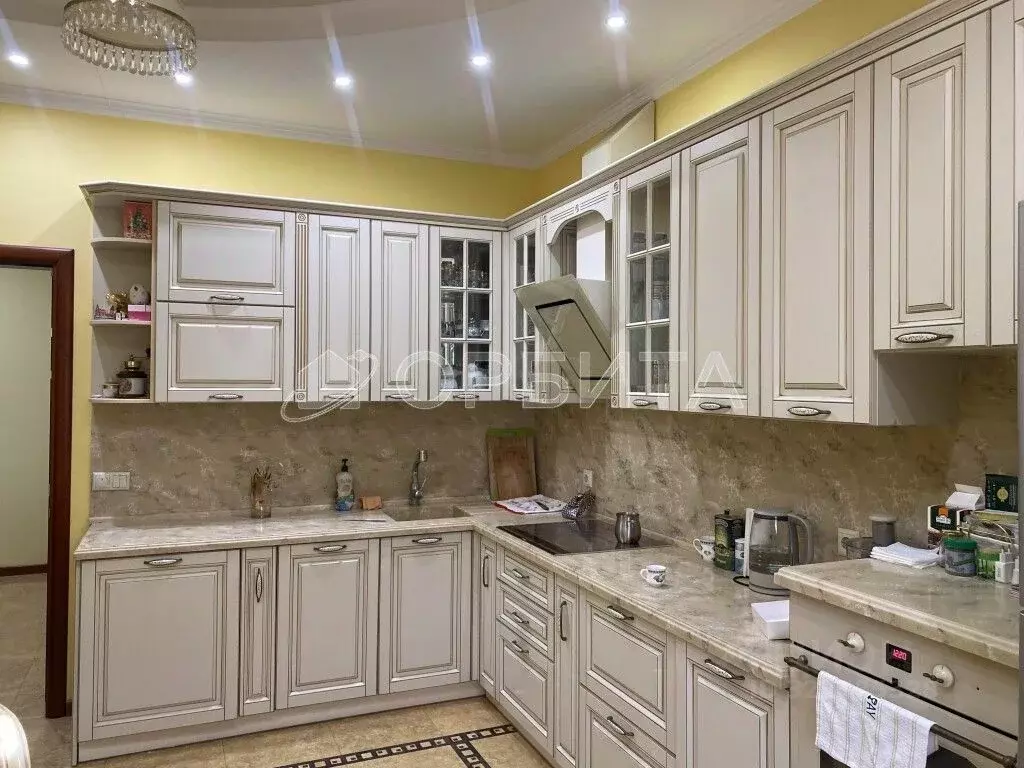 2-к кв. Тюменская область, Тюмень Советская ул., 51 (77.7 м) - Фото 0