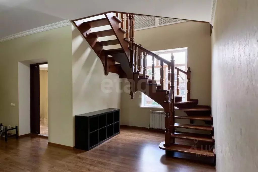 Дом в Тюменская область, Тюмень Новосибирская ул. (380 м) - Фото 1