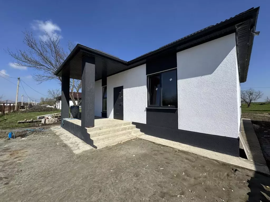 Дом в Краснодарский край, Темрюк ул. Анджиевского (100 м) - Фото 2