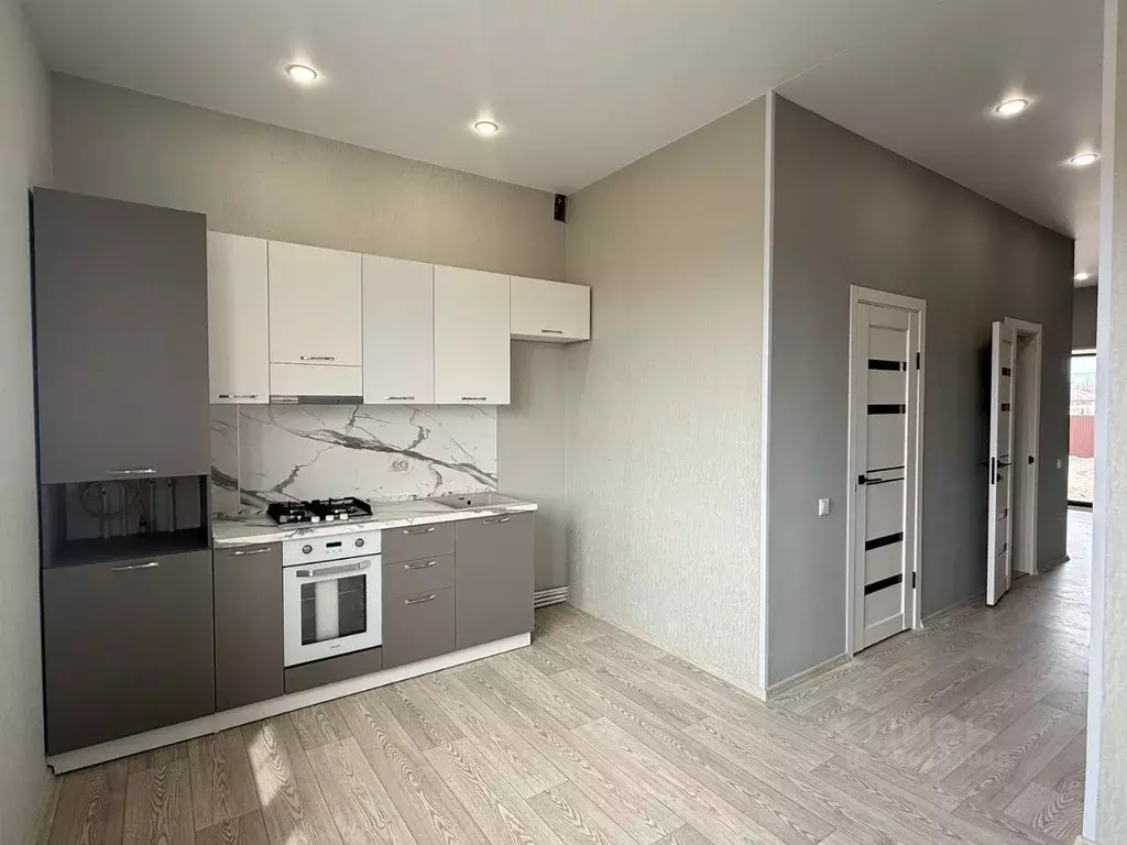 Таунхаус в Оренбургская область, Оренбургский район, с. Нежинка ул. ... - Фото 1