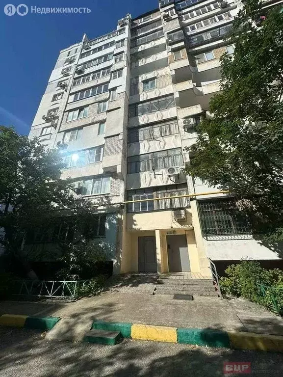 3-комнатная квартира: Новороссийск, Молодёжная улица, 24 (65.8 м) - Фото 1