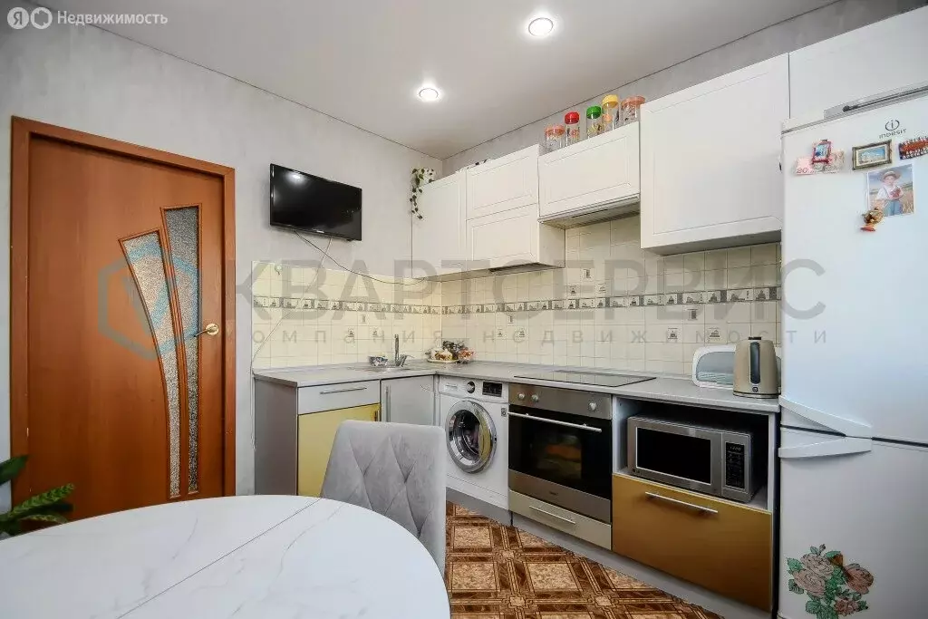 3-комнатная квартира: Омск, улица Конева, 12/2 (69 м) - Фото 2