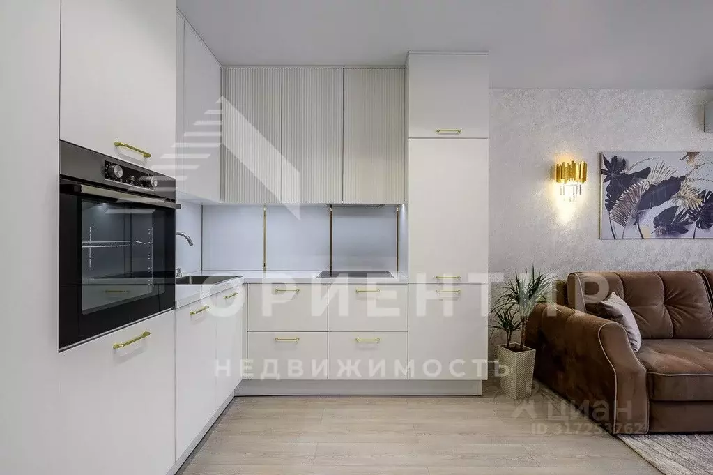 2-к кв. Свердловская область, Екатеринбург ул. Радищева, 33 (79.5 м) - Фото 0
