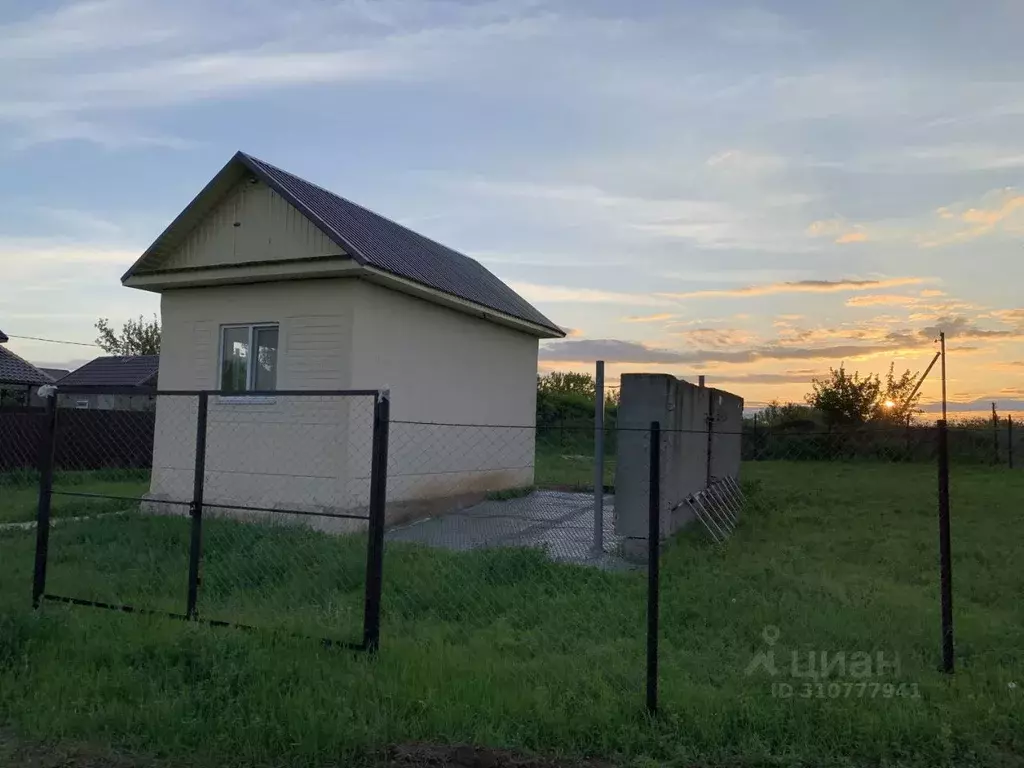 Дом в Саратовская область, Энгельсский район, Красноярское ... - Фото 2