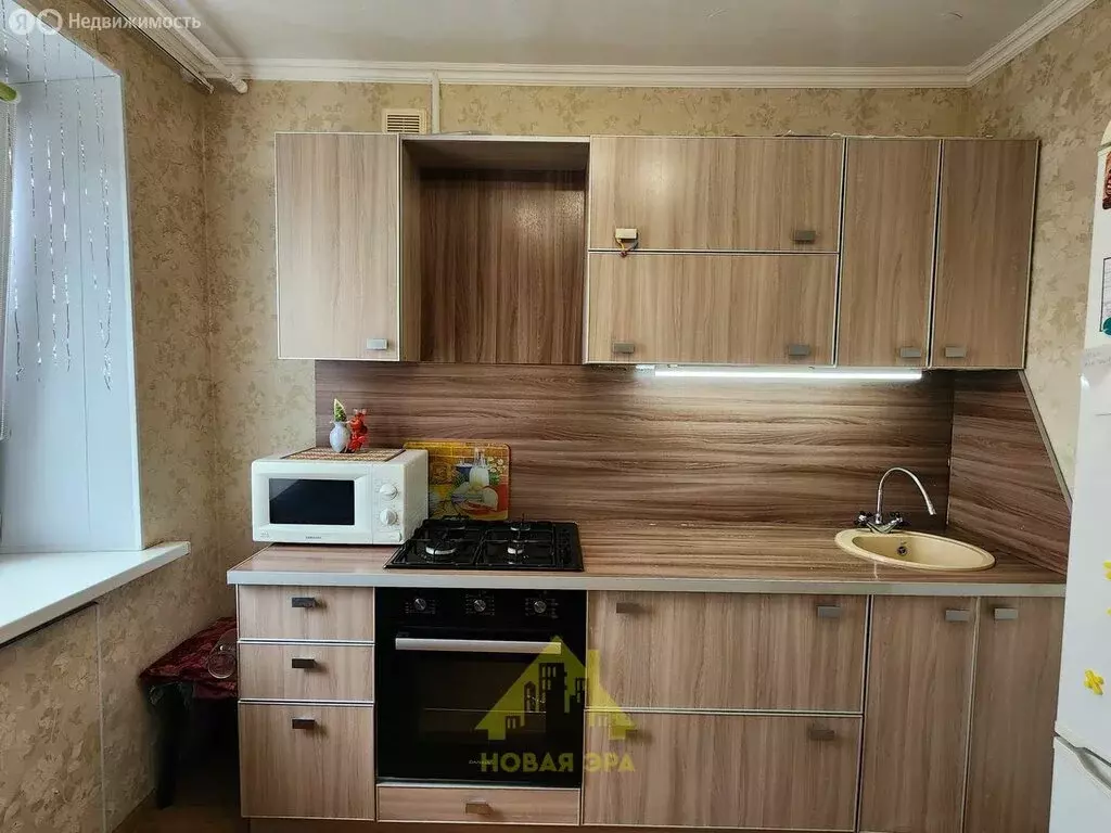 2-комнатная квартира: Оренбург, Брестская улица, 10 (50 м) - Фото 1
