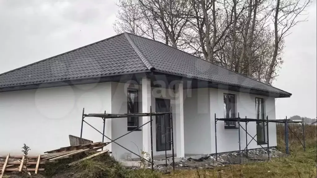 Дом в Калининградская область, Гурьевский муниципальный округ, пос. ... - Фото 1