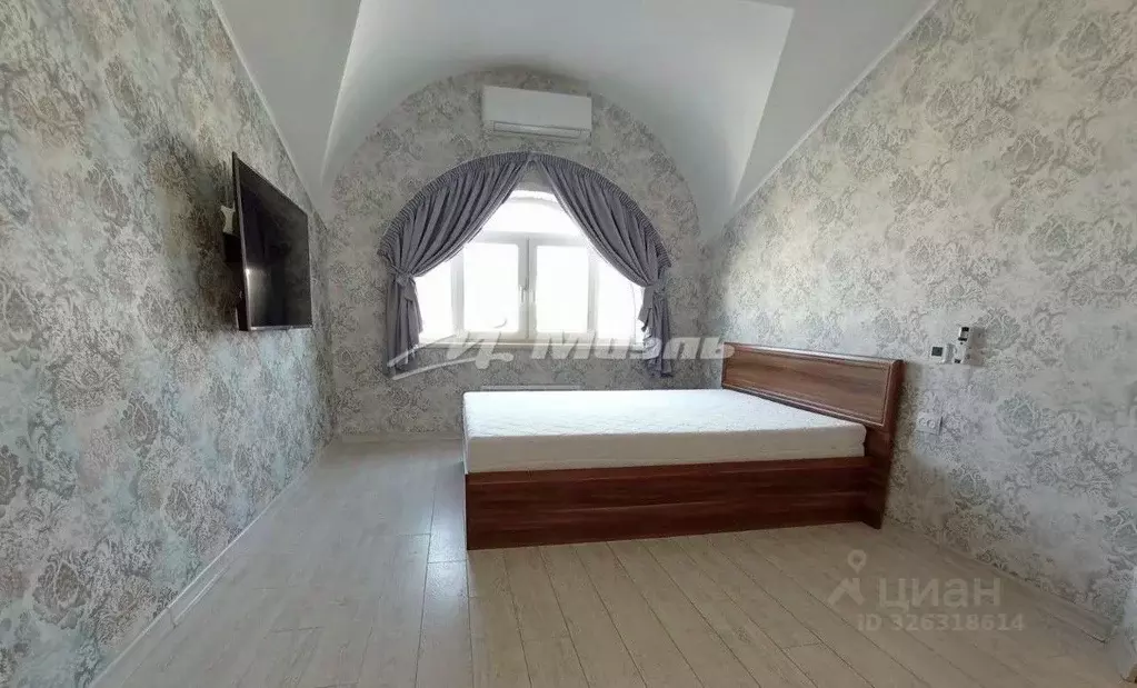 1-к кв. Крым, Симферополь ул. Железнодорожная, 1 (30.7 м) - Фото 1