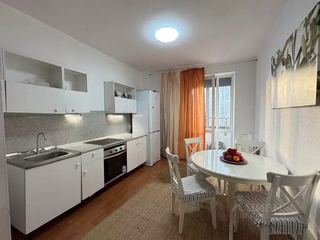 2-к кв. Свердловская область, Екатеринбург ул. Щорса, 109 (67.6 м) - Фото 1