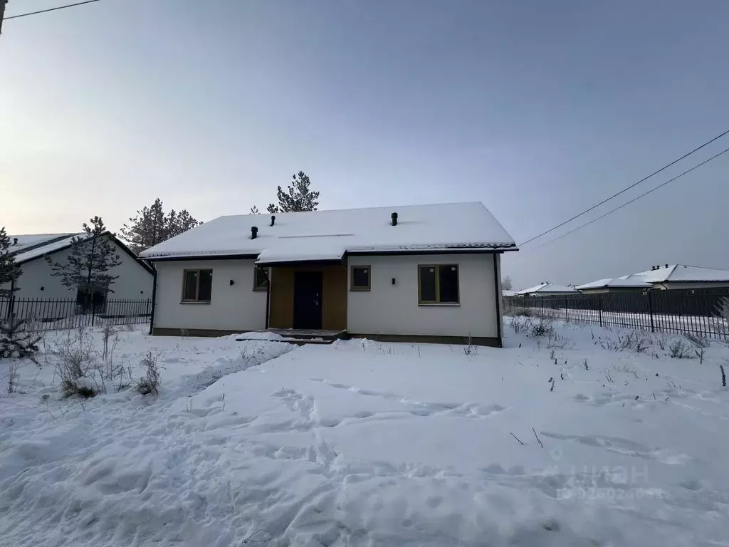 Дом в Псковская область, Псковский район, Логозовская волость, д. ... - Фото 1