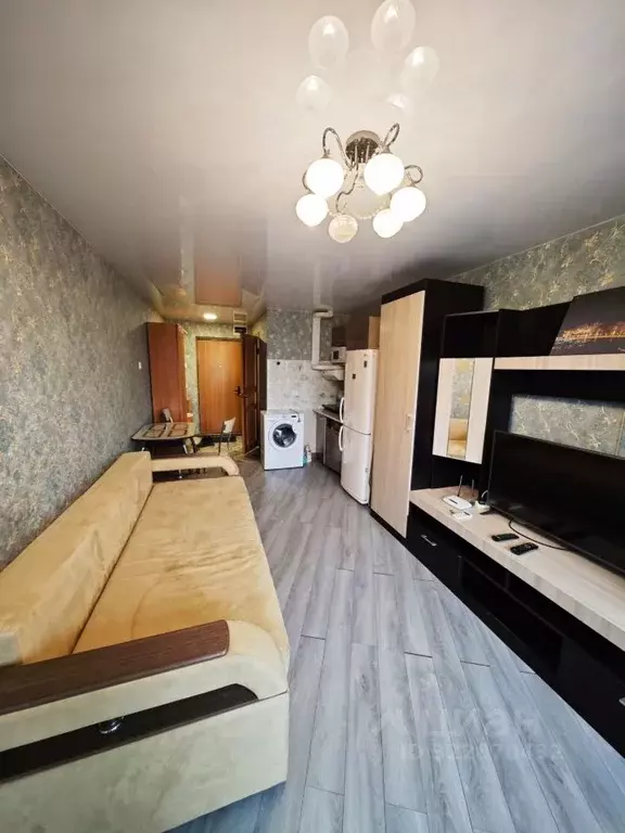 Студия Приморский край, Владивосток Окатовая ул., 14 (24.0 м) - Фото 1