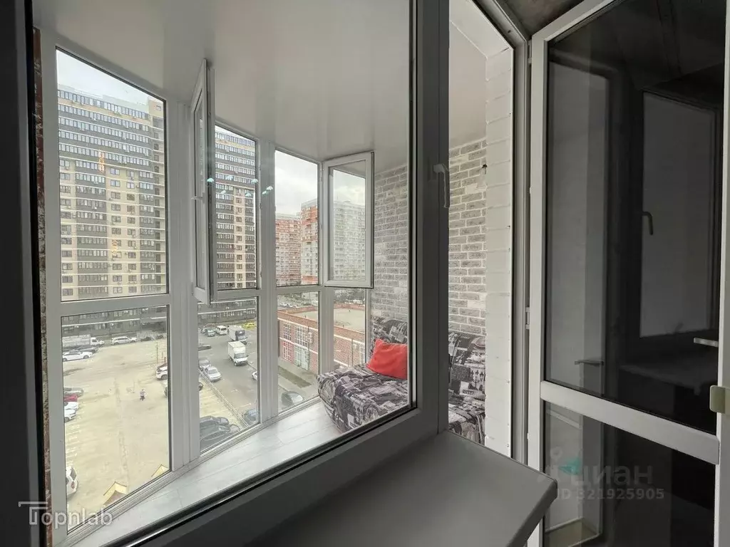 2-к кв. Краснодарский край, Краснодар ул. Цезаря Куникова, 24к3 (60.1 ... - Фото 2