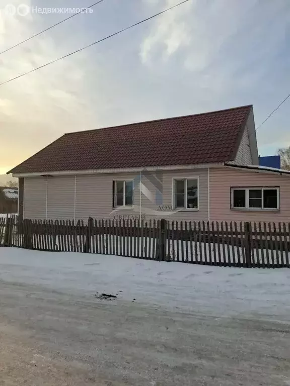 Дом в село Чарышское, Партизанская улица, 42 (71.7 м) - Фото 1