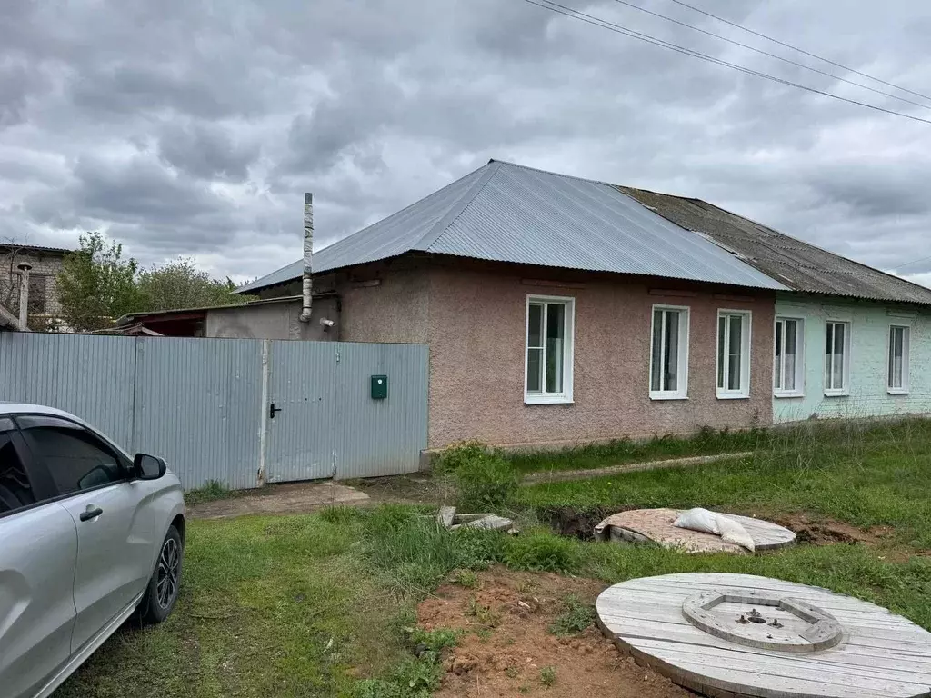 Дом в Саратовская область, Пугачевский район, Заволжское муниципальное ... - Фото 2