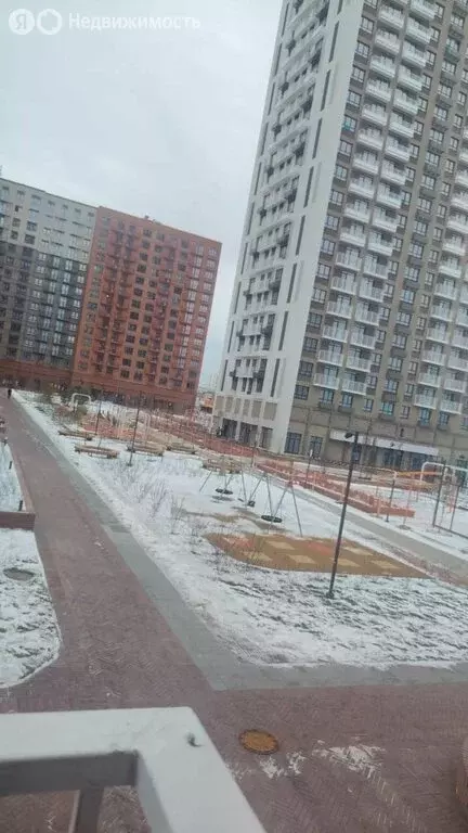 2-комнатная квартира: Тюмень, улица Мельникайте, 135Б (65 м) - Фото 1